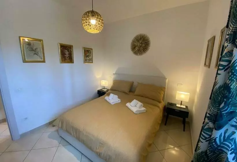 Aamiaismajoitus (B&B) Caserta Royale Family