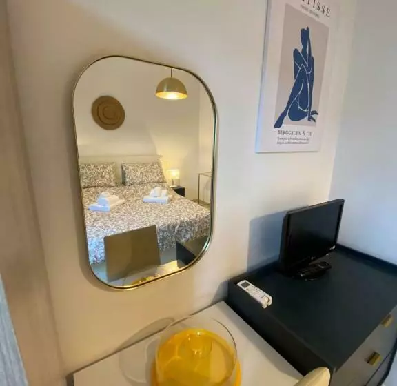 Aamiaismajoitus (B&B) Caserta Royale Family