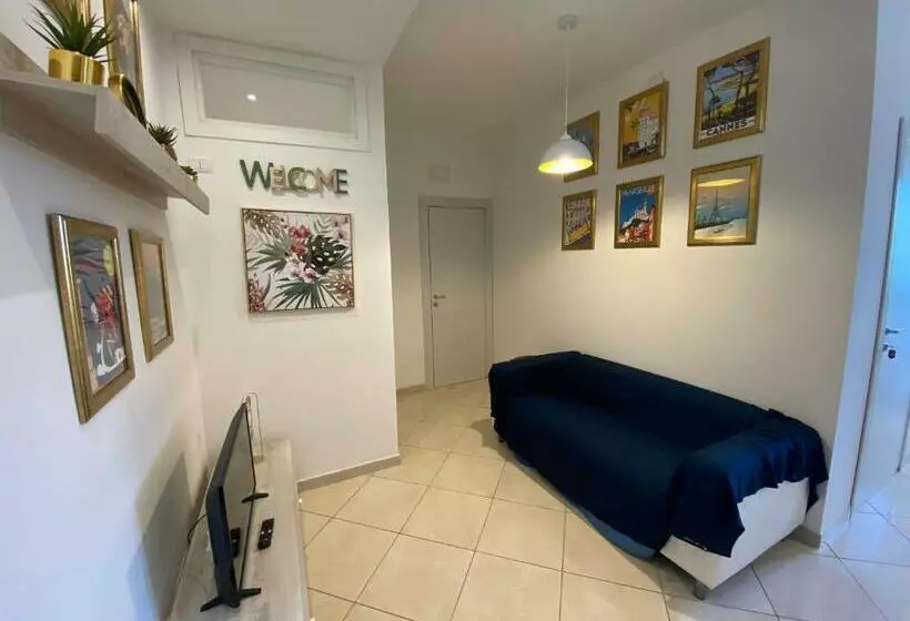 Aamiaismajoitus (B&B) Caserta Royale Family