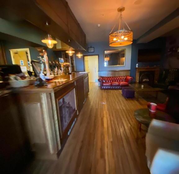 민박 The Calder House