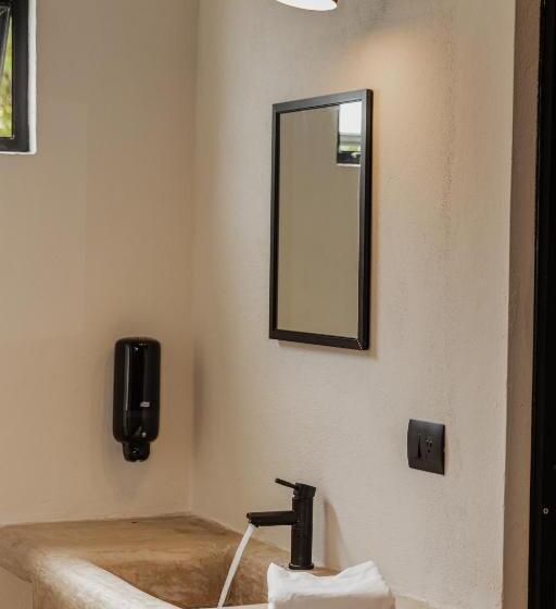 Caleta Hostel Rooftop & Pool