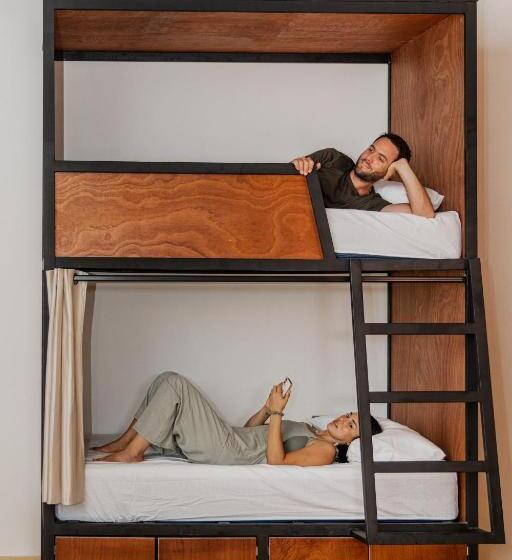 Caleta Hostel Rooftop & Pool