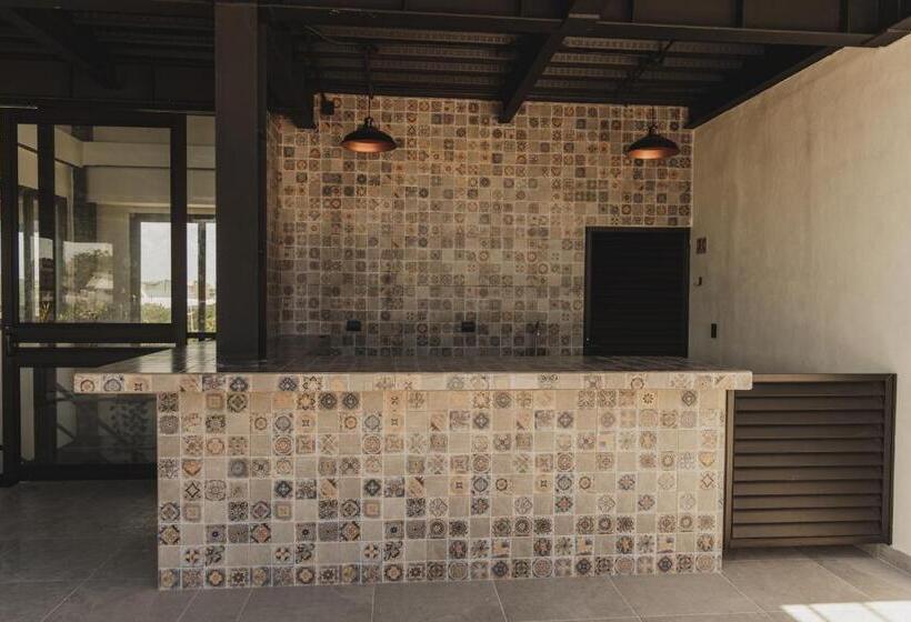 Caleta Hostel Rooftop & Pool