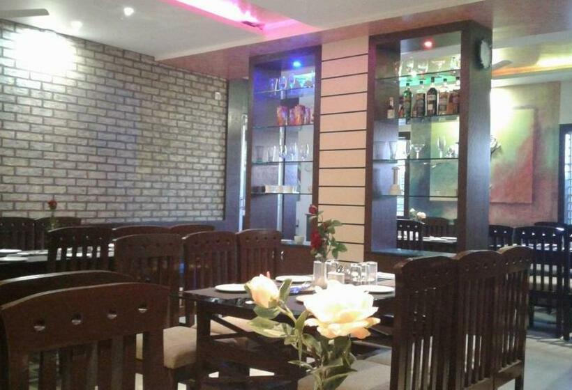 ホテル Balaji International