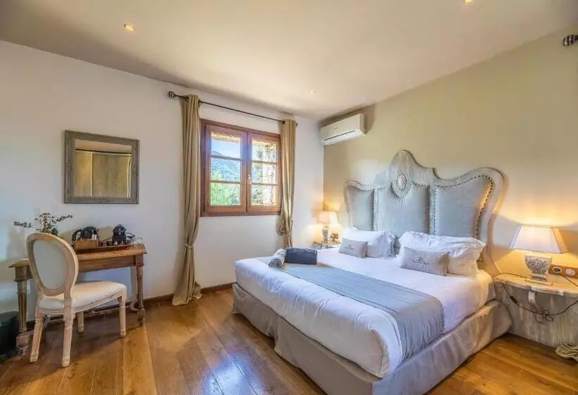 Hotelli Domaine Du Reginu