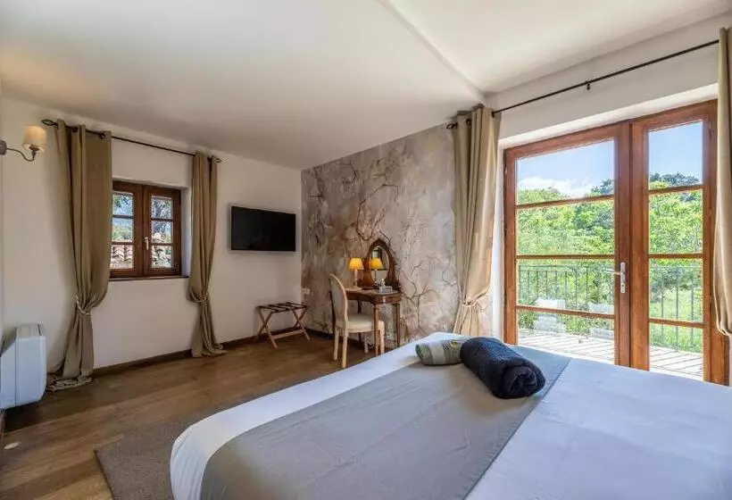 Hotelli Domaine Du Reginu