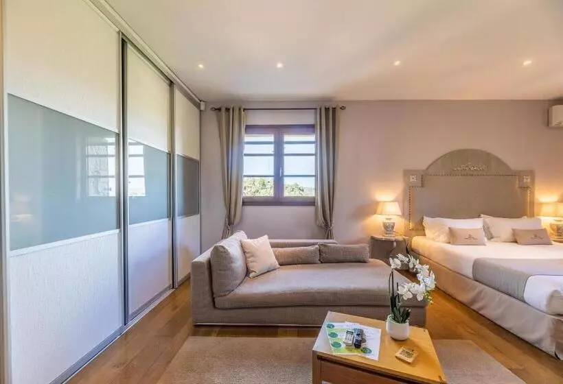 Hotelli Domaine Du Reginu