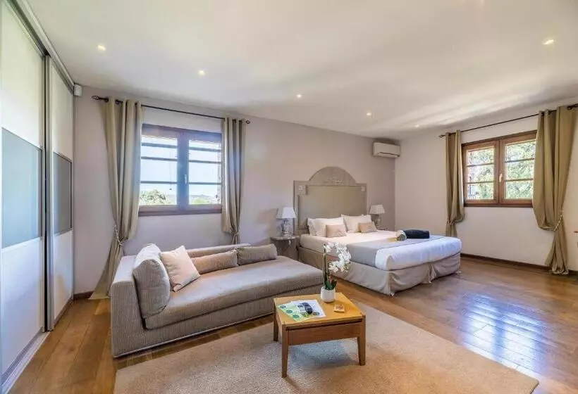 Hotelli Domaine Du Reginu