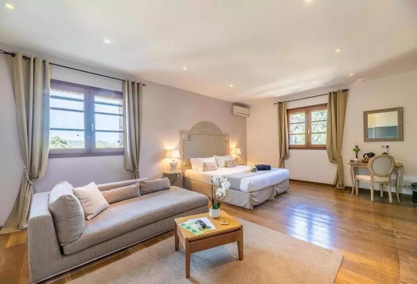 Hotelli Domaine Du Reginu