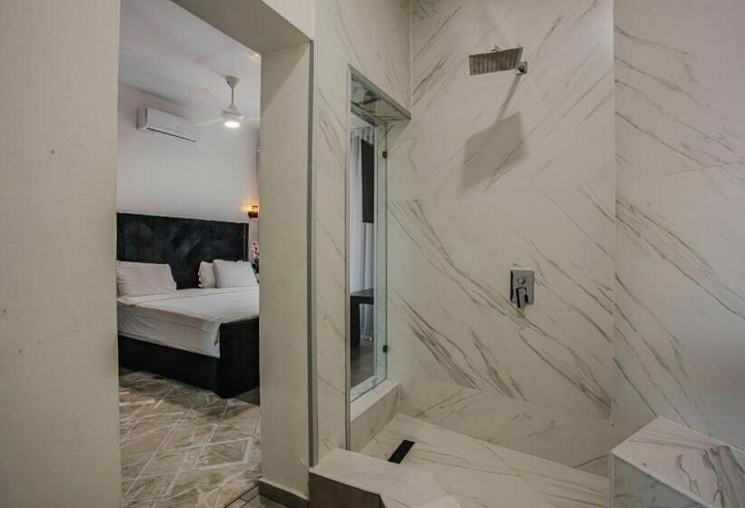 هتل Instyle Residences At Rizz Suites