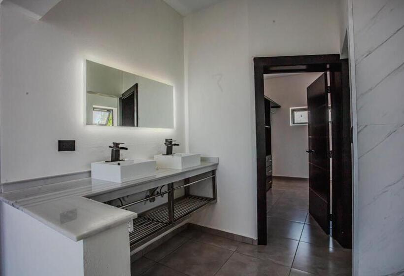 هتل Instyle Residences At Rizz Suites