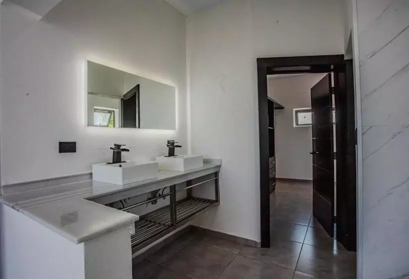 هتل Instyle Residences At Rizz Suites