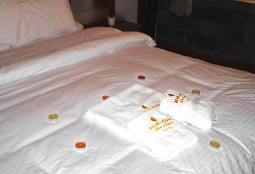 ホテル Keshtjella Xhabeqos