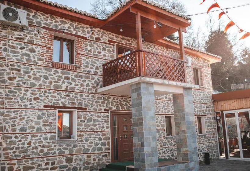 ホテル Keshtjella Xhabeqos