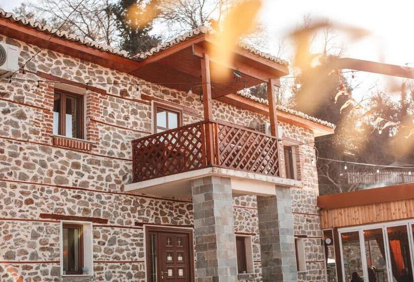 ホテル Keshtjella Xhabeqos