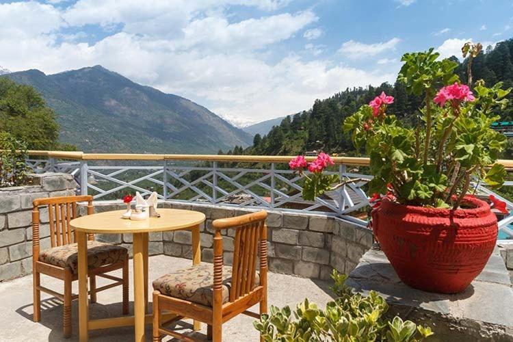 Hotel Naggar Delight & Wool Cafe