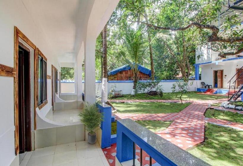 בית מלון כפרי Oyo 70109 Grand Royals Anjuna