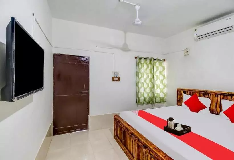 Hotelli Oyo 70109 Grand Royals Anjuna