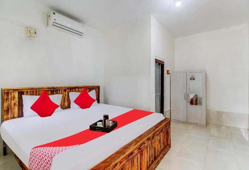 בית מלון כפרי Oyo 70109 Grand Royals Anjuna