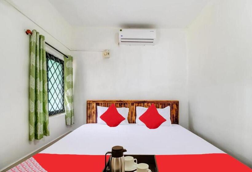 בית מלון כפרי Oyo 70109 Grand Royals Anjuna