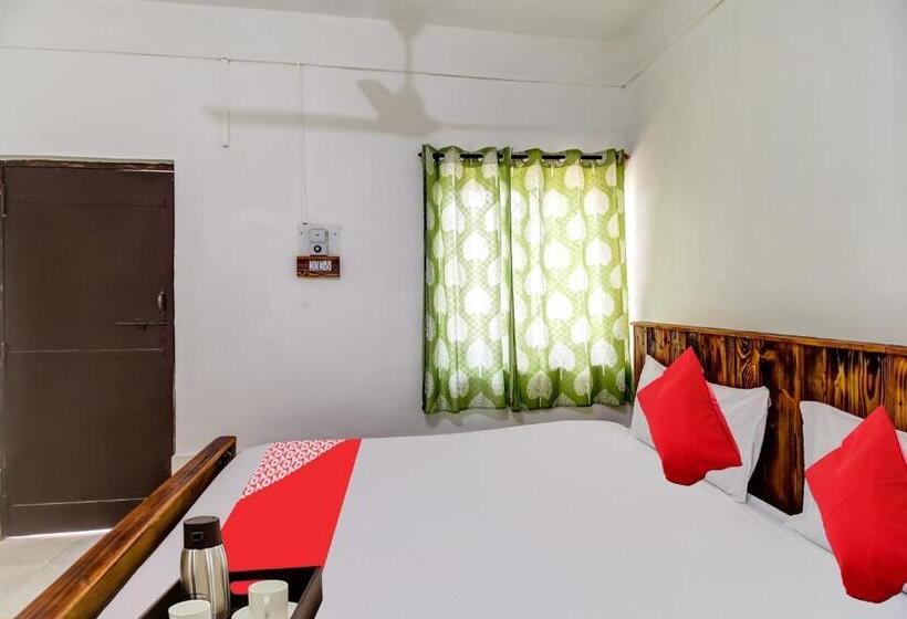 בית מלון כפרי Oyo 70109 Grand Royals Anjuna