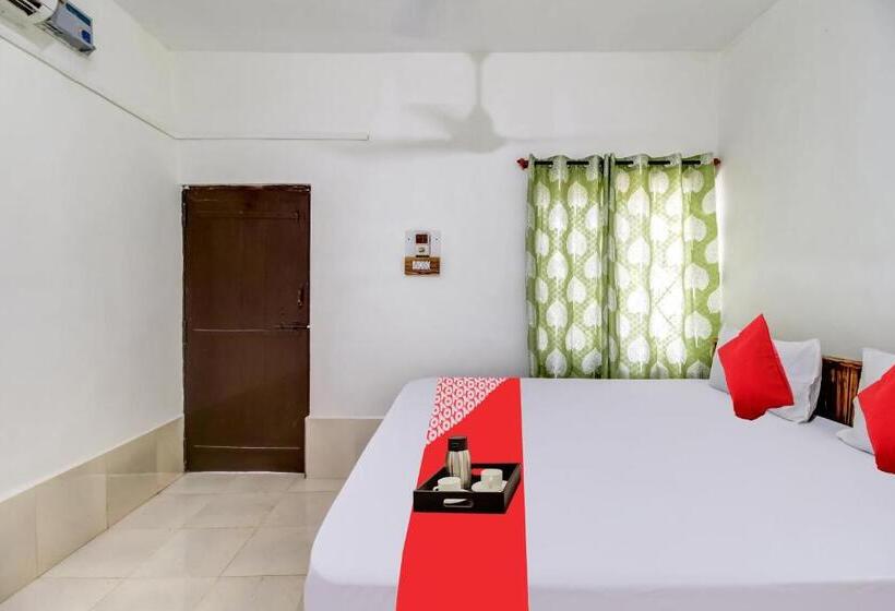 בית מלון כפרי Oyo 70109 Grand Royals Anjuna