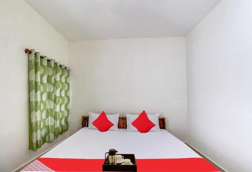 בית מלון כפרי Oyo 70109 Grand Royals Anjuna