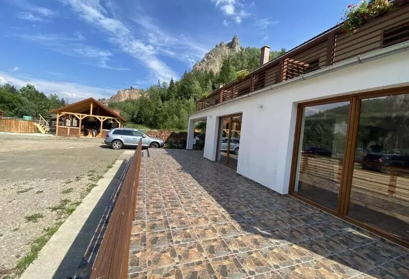 Hotelli Pensiunea Cheile șugăului