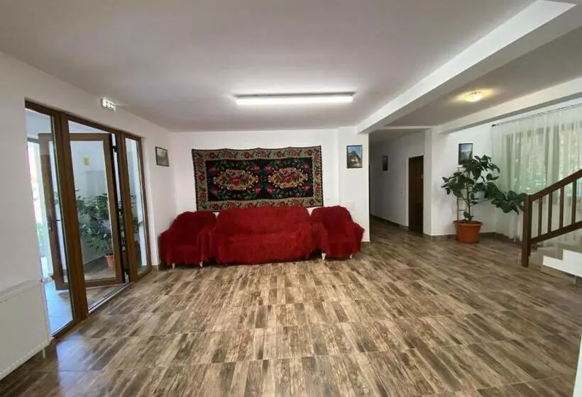 Hotelli Pensiunea Cheile șugăului