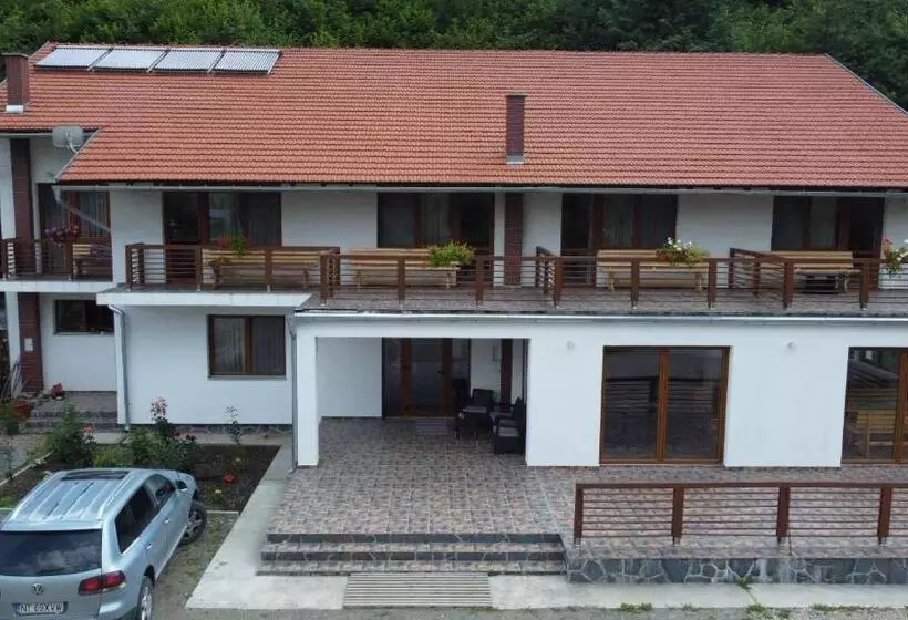 Hotelli Pensiunea Cheile șugăului