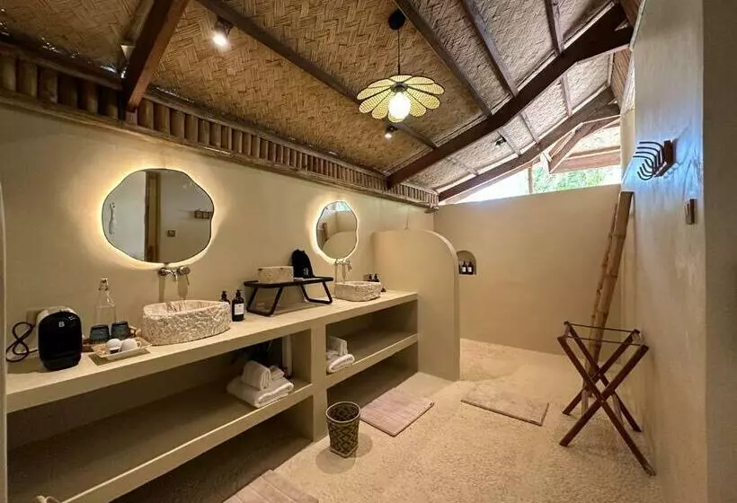 Hotelli The Beach House Ocam Ocam