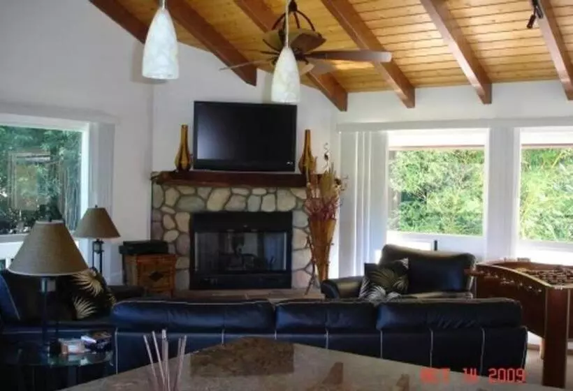 Bed and Breakfast Bamboo Valley Inn