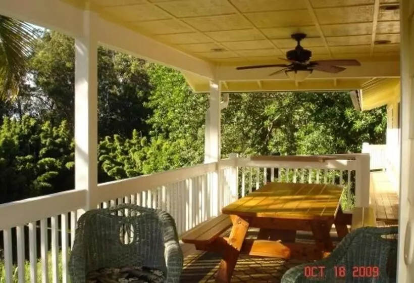 Bed and Breakfast Bamboo Valley Inn