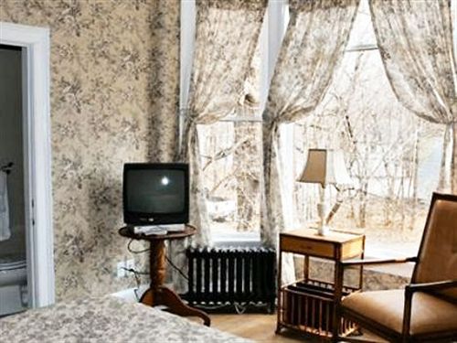 مبيت وإفطار Brambles Inn & Gardens