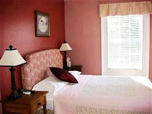 مبيت وإفطار Brambles Inn & Gardens