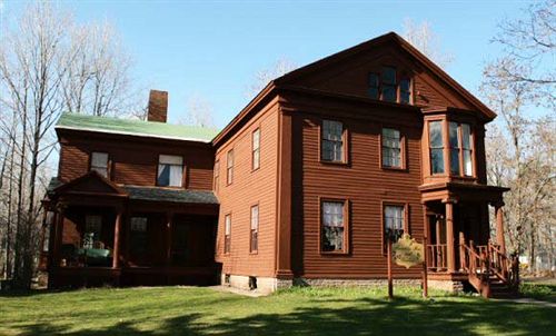 مبيت وإفطار Brambles Inn & Gardens