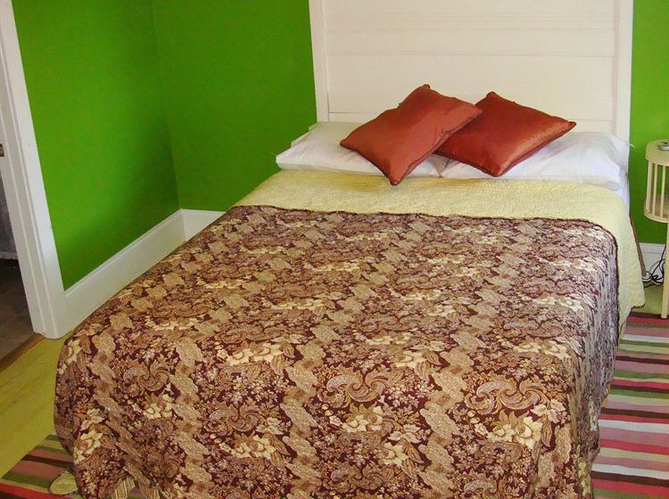 مبيت وإفطار Brambles Inn & Gardens