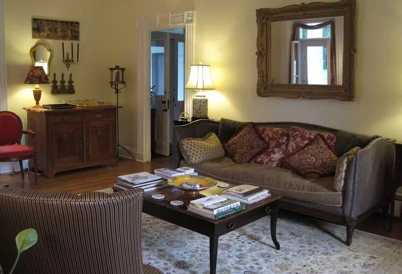 ベッドアンドブレックファースト Federal House Inn