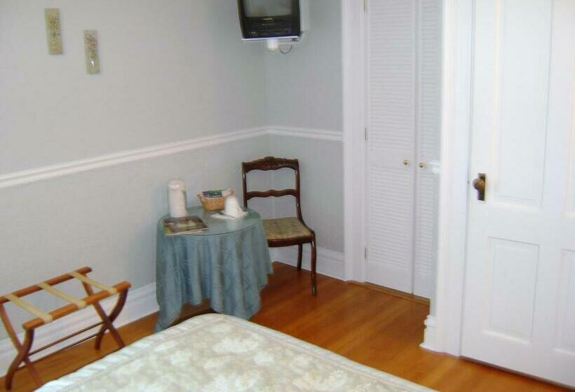 민박 Four Creeks Bed&breakfast