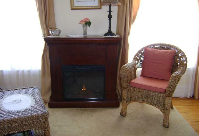 민박 Four Creeks Bed&breakfast