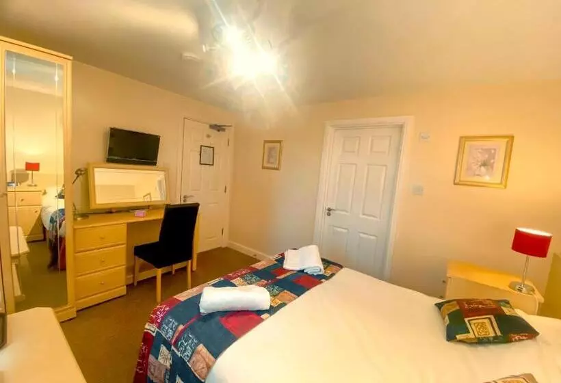 Bed and Breakfast Hawk House