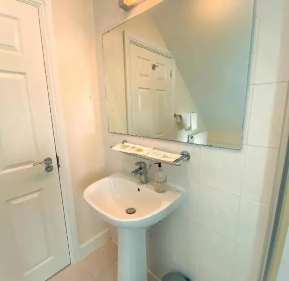 Bed and Breakfast Hawk House