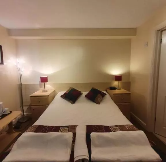 Bed and Breakfast Hawk House