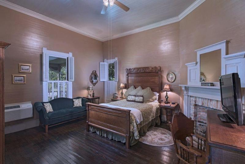 مبيت وإفطار Inn On The Creek