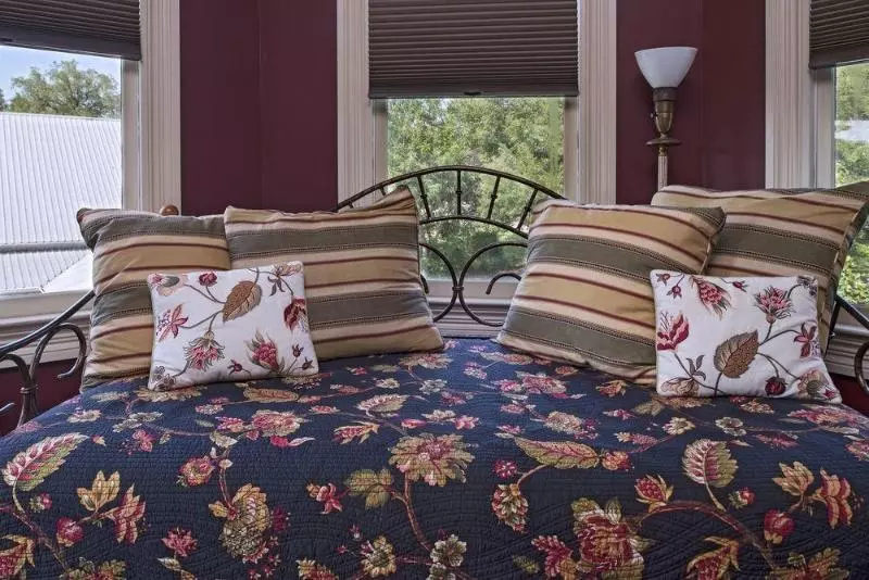 住宿加早餐  Inn On The Creek