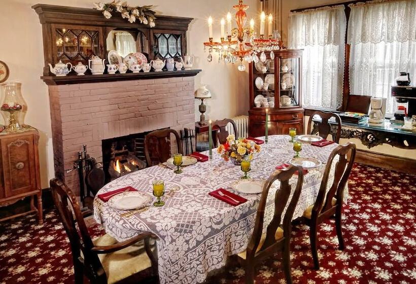 مبيت وإفطار Luther Ogden Inn