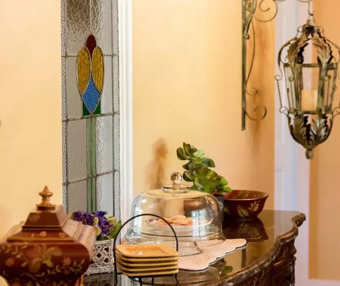 ベッドアンドブレックファースト Plantation Oaks Inn