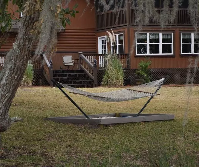 ベッドアンドブレックファースト Plantation Oaks Inn