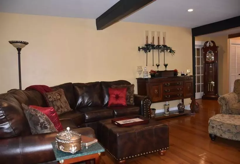 ベッドアンドブレックファースト Plantation Oaks Inn