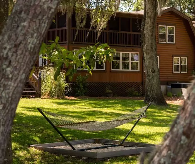 ベッドアンドブレックファースト Plantation Oaks Inn